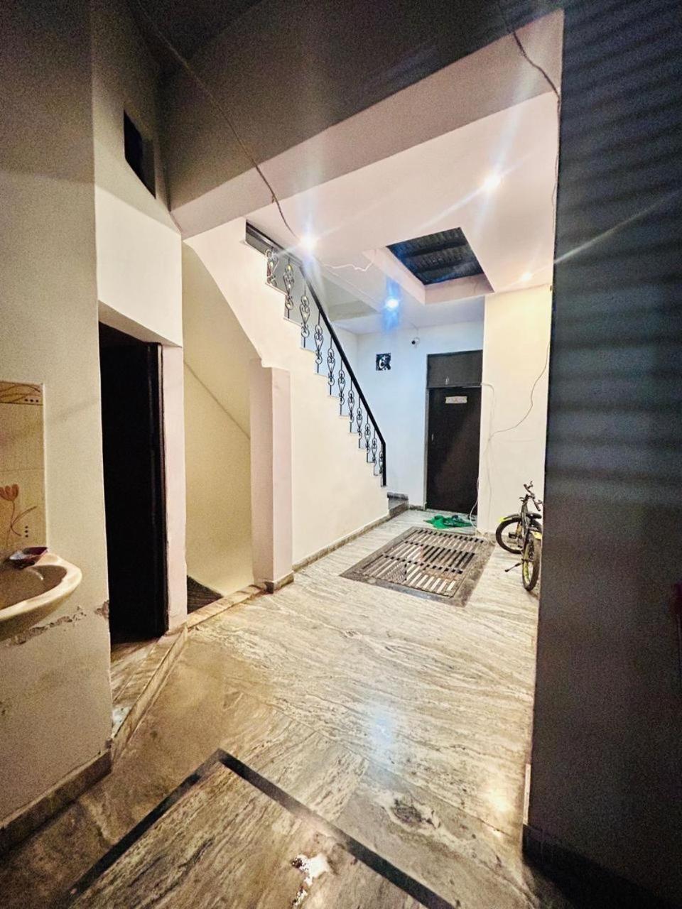 Agrawal Inn Guest House Mathura Zewnętrze zdjęcie